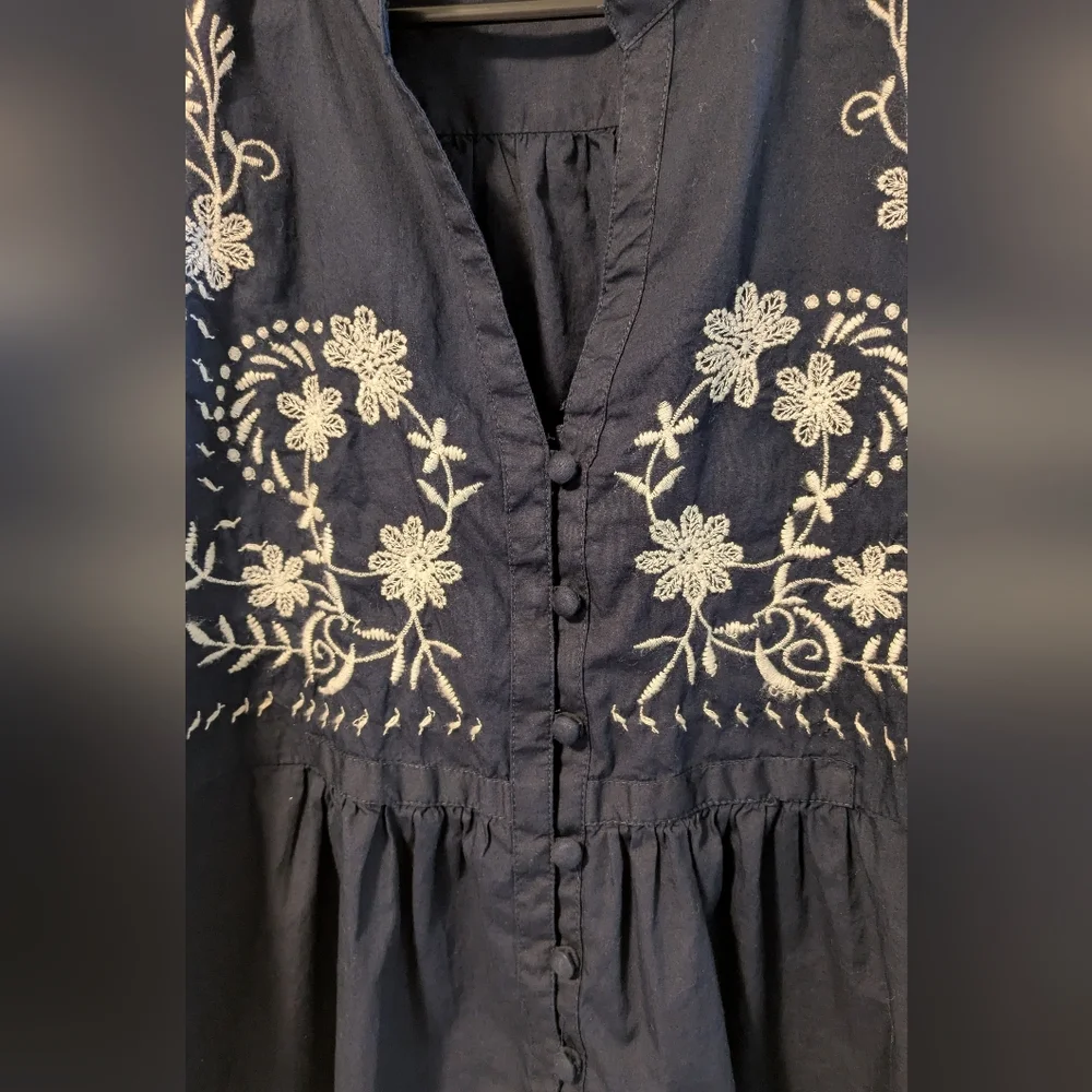 St. John's Bay Navy and White Boxy Puff Sleeve Top - Picture 4 of 5